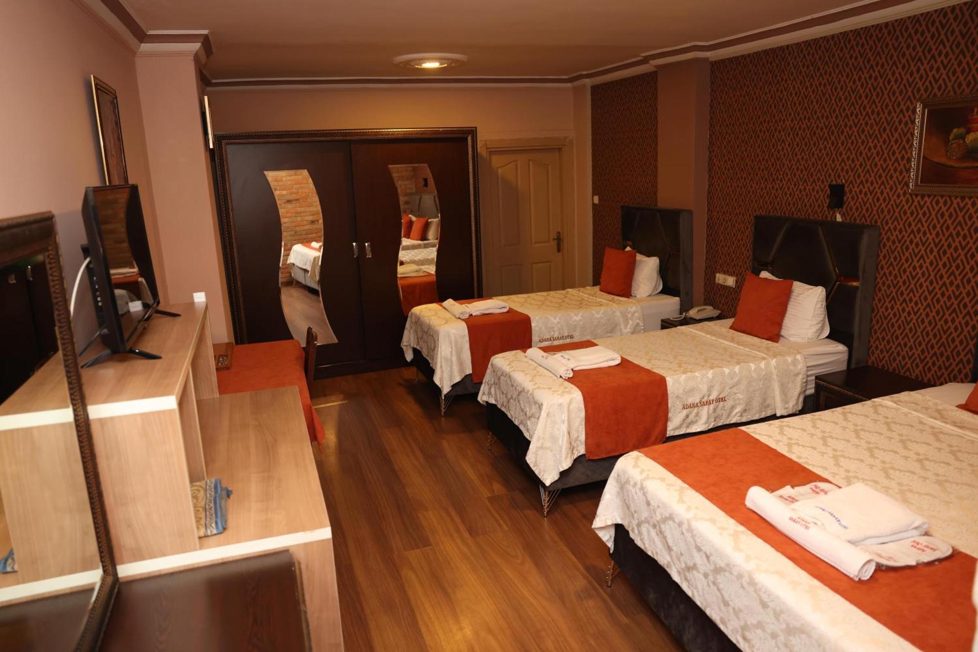Adana Saray Hotel Exterior foto