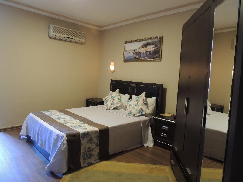 Adana Saray Hotel Exterior foto