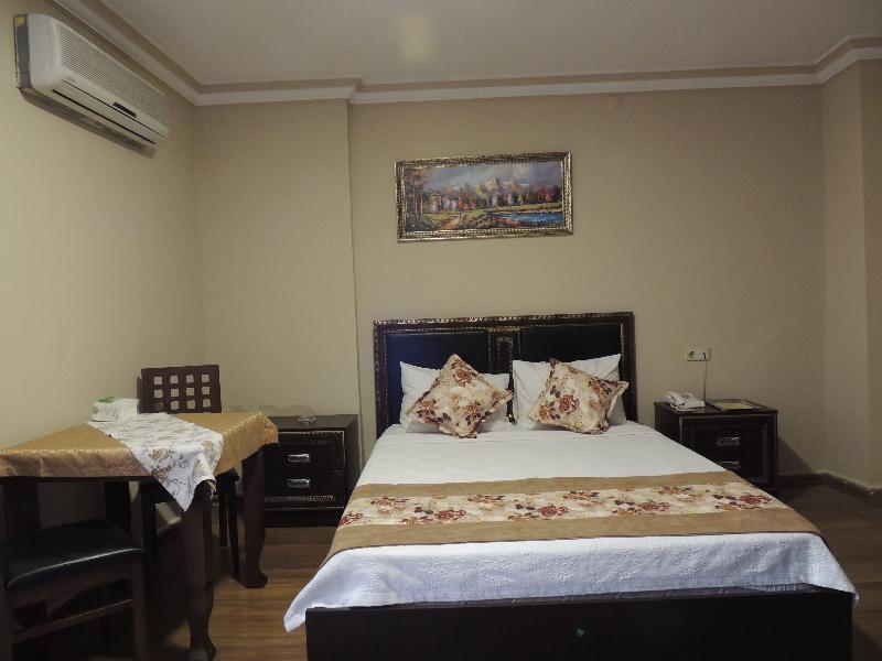 Adana Saray Hotel Exterior foto