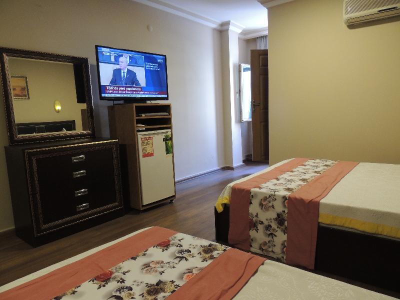 Adana Saray Hotel Exterior foto