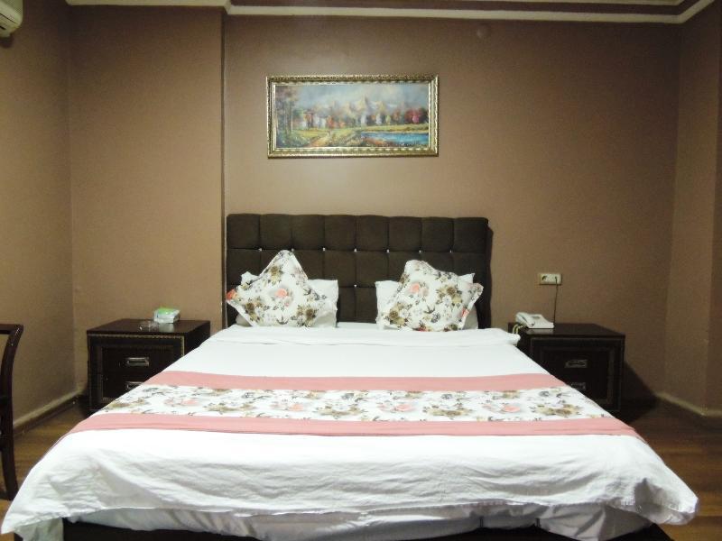 Adana Saray Hotel Exterior foto